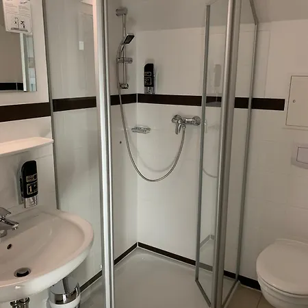 Hostel Monteur- & Geschaeftskunden Pension Am Circus